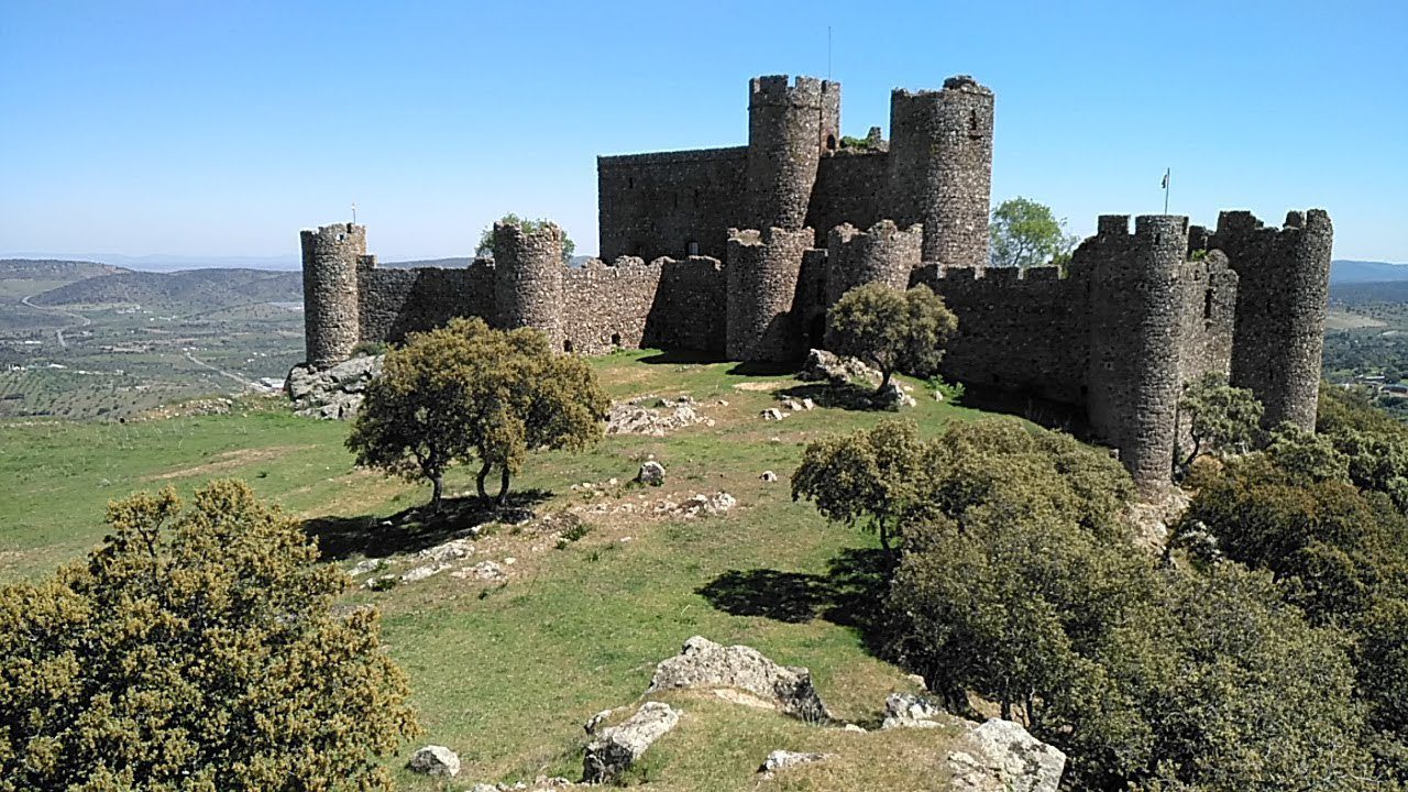 Historia-y-curiosidades-de-Salvatierra-de-los-Barros - La Sierra Noticias
