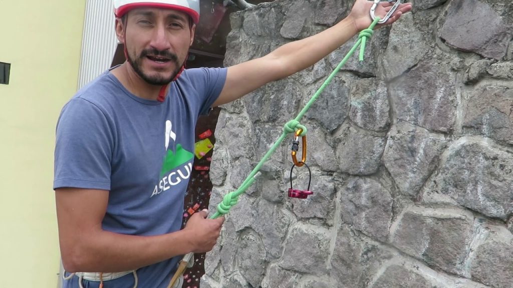 Cómo usar adecuadamente un sistema de anclaje en la montaña