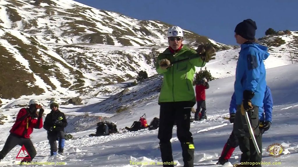 Cómo utilizar un piolet en condiciones de hielo